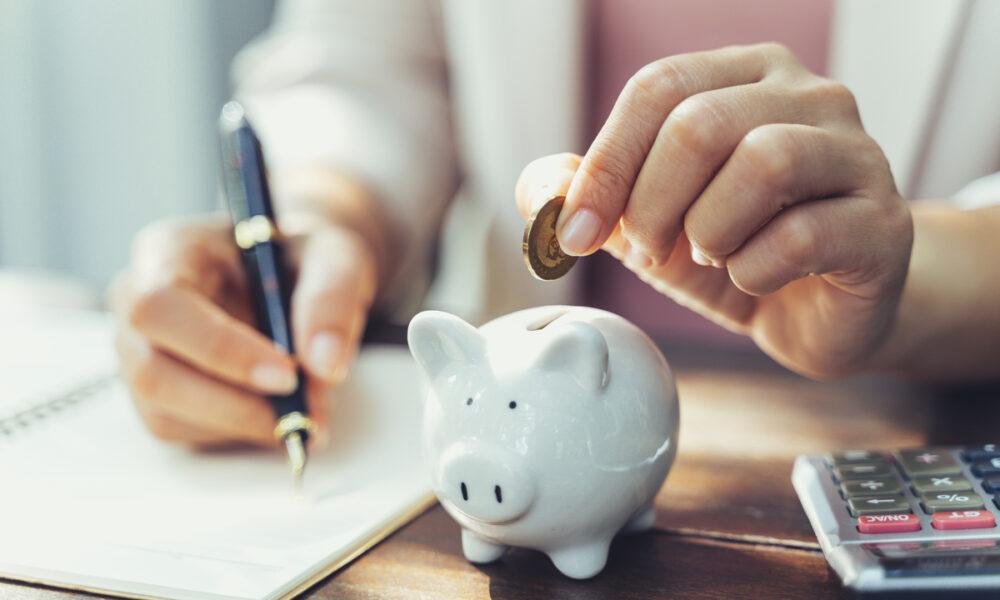 Dicas de Economia para 2025: Como Planejar Seu Futuro Financeiro de Forma Inteligente